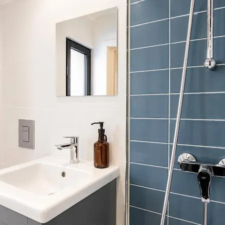 Modern Duplex In Downtown *
