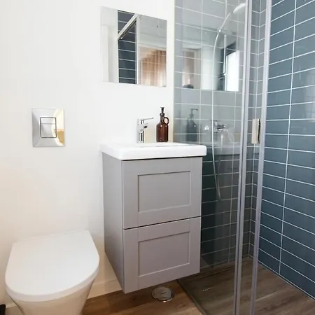 Modern Duplex In Downtown Διαμέρισμα *