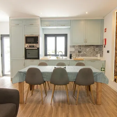 Διαμέρισμα Modern Duplex In Downtown Φάρο