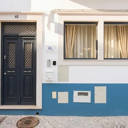 Modern Duplex In Downtown