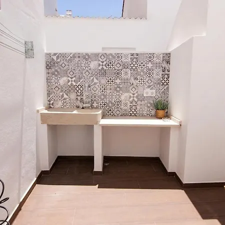 Modern Duplex In Downtown