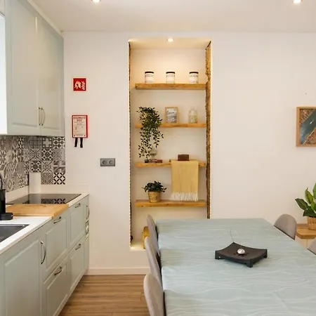 Modern Duplex In Downtown Apartman *
