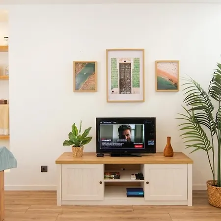 Modern Duplex In Downtown Διαμέρισμα