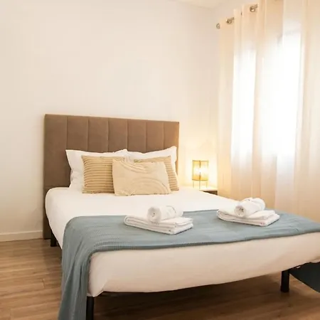 Modern Duplex In Downtown Διαμέρισμα *