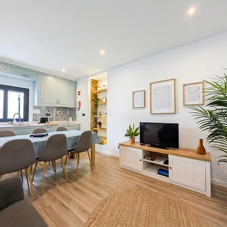 Modern Duplex In Downtown *